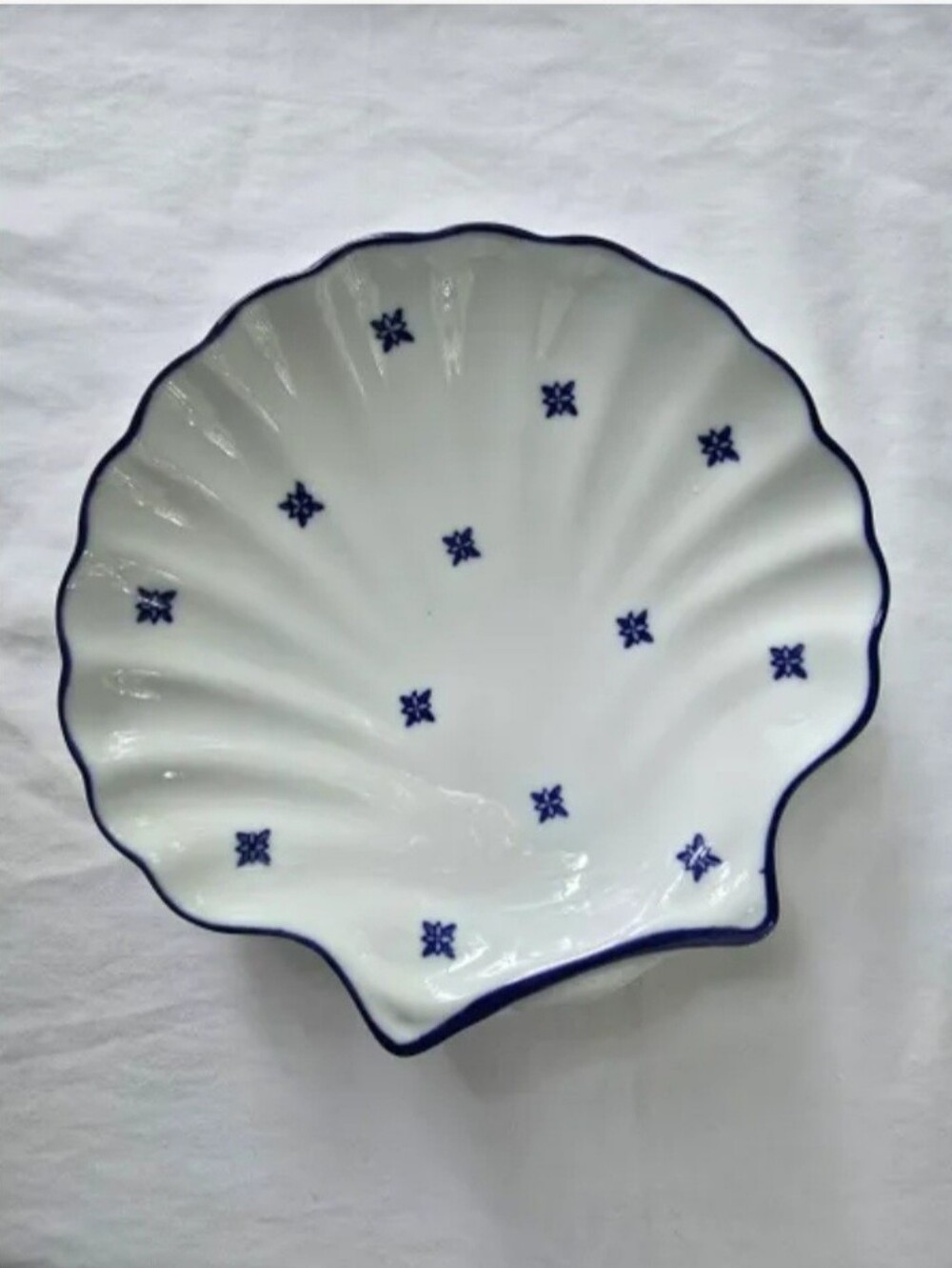 Blue & White Shell Plate - Picture 3 of 5